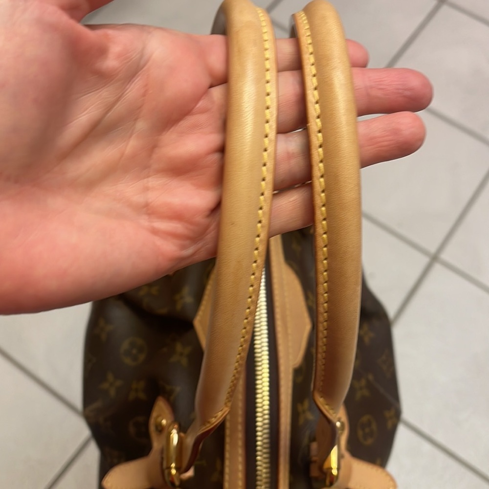 LOUIS VUITTON TIVOLI GM BAG
AUTHENTIC - Picture 7 of 17